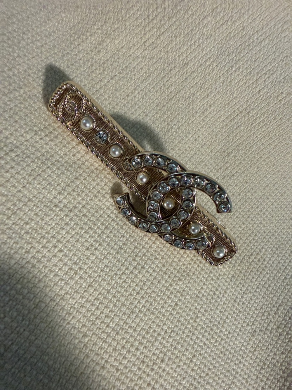 Chanel Pearl and Crystal Hair Clip COA included SB002-002 - Picture 4 of 6